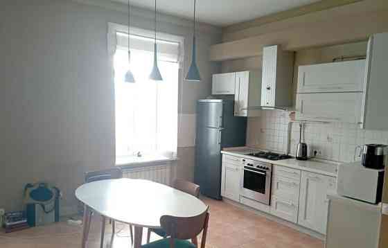 3-комн. квартира, 104 м2, 3/3 эт. Москва