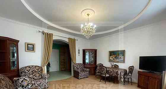4-комн. квартира, 119 м2, 2/4 эт. Москва