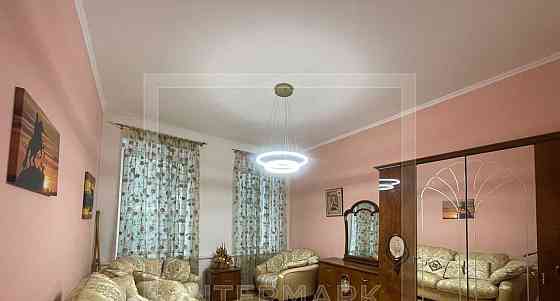 4-комн. квартира, 119 м2, 2/4 эт. Москва