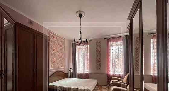 4-комн. квартира, 119 м2, 2/4 эт. Москва