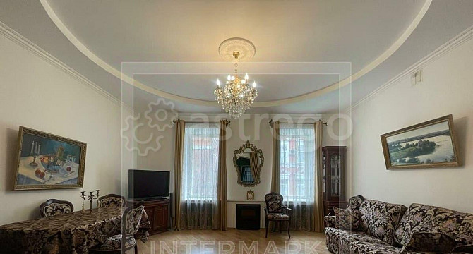 4-комн. квартира, 119 м2, 2/4 эт. Москва - изображение 1