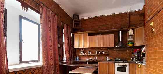 4-комн. квартира, 130 м2, 3/6 эт. Москва