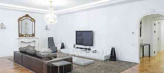 4-комн. квартира, 340 м2, 2/7 эт. Москва