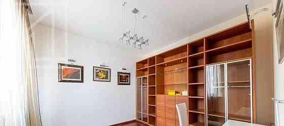 4-комн. квартира, 180 м2, 3/5 эт. Москва