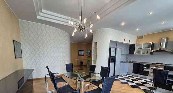 4-комн. квартира, 220 м2, 5/5 эт. Москва