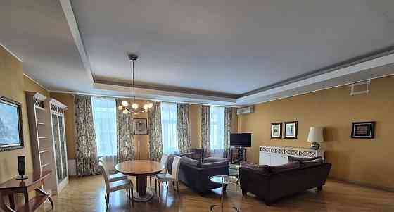 4-комн. квартира, 220 м2, 5/5 эт. Москва