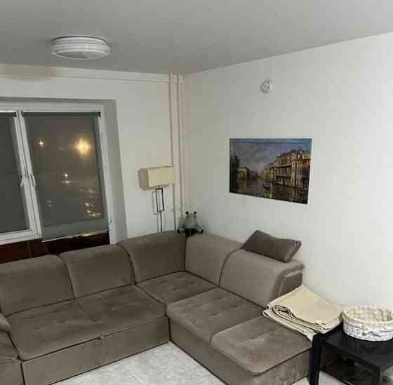 2-комн. квартира, 70 м2, 2/32 эт. Москва