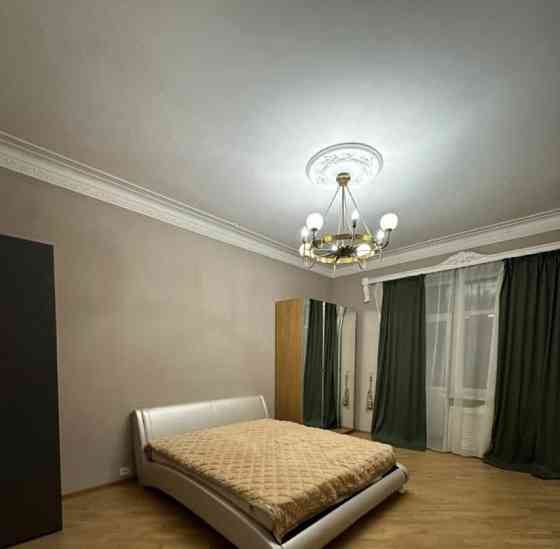 4-комн. квартира, 120 м2, 2/8 эт. Москва