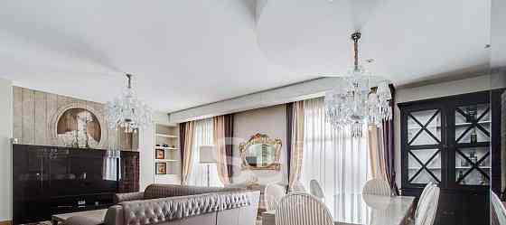 4-комн. квартира, 250 м2, 3/6 эт. Москва