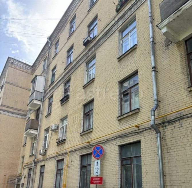 Комната, 70 м2, 5/5 эт. Москва - изображение 1