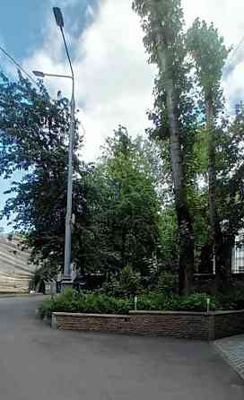 2-комн. квартира, 57 м2, 1/5 эт. Москва