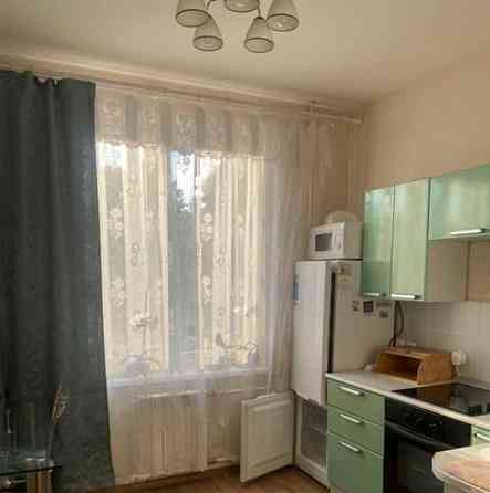 2-комн. квартира, 57 м2, 2/17 эт. Москва